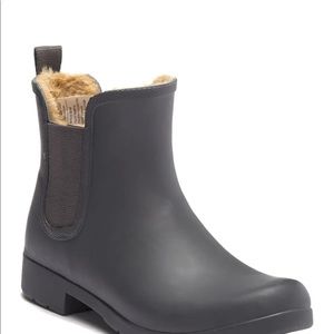 Chooka Plush Waterproof Chelsea Boot - Charcoal